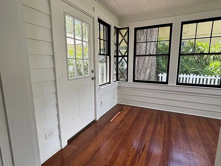 211 N Highland Ave — Photo 9