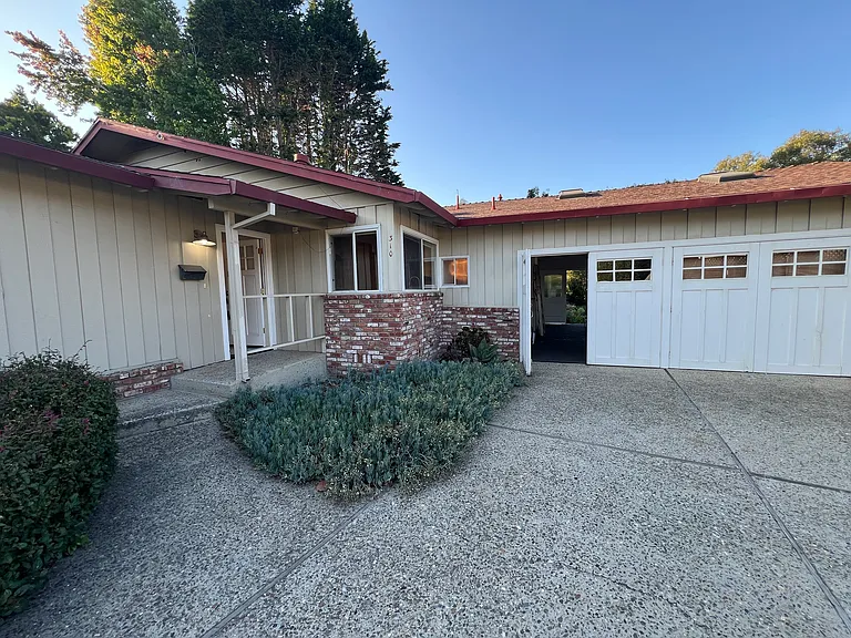 310 Alma Ln — Photo 4