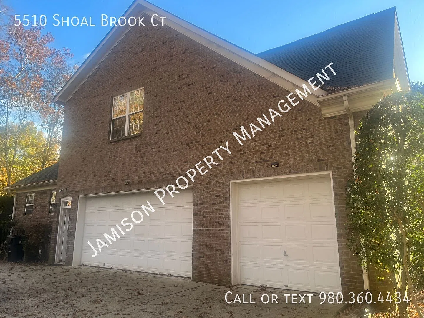 Stunning 4 Bed 4.5 Bath Home with Bonus Room in South Charlotte! — Photo 2