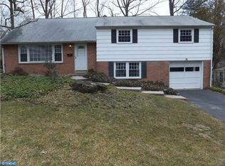 185 Lookout Ln, Willow Grove, PA 19090