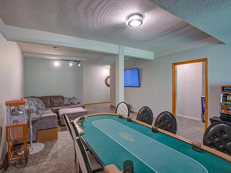 569 Crabapple Ln — Photo 21