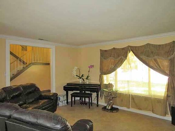 2nd image of 1057 Graywood Cir