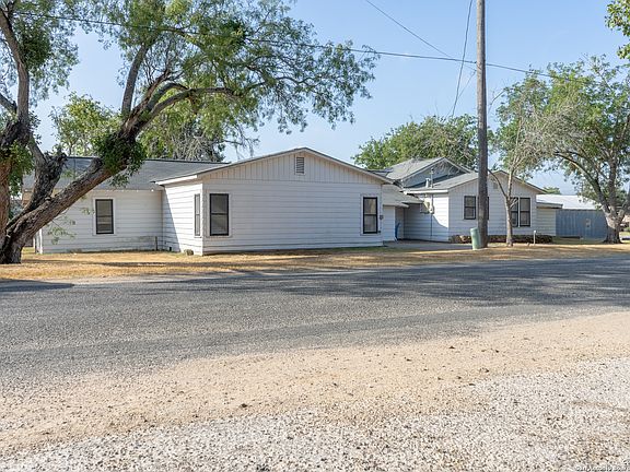 4th image of 1802 C ST