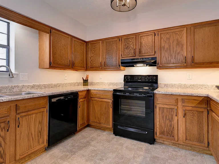1710 Skiffes Creek Cir — Photo 15