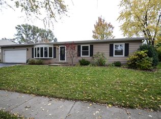 2010 Pepper Valley Dr, Geneva, IL 60134