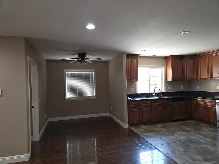 6361 Lemon Ave — Photo 9
