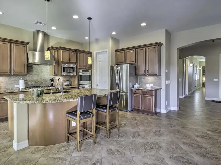 15324 S 180th Dr — Photo 2