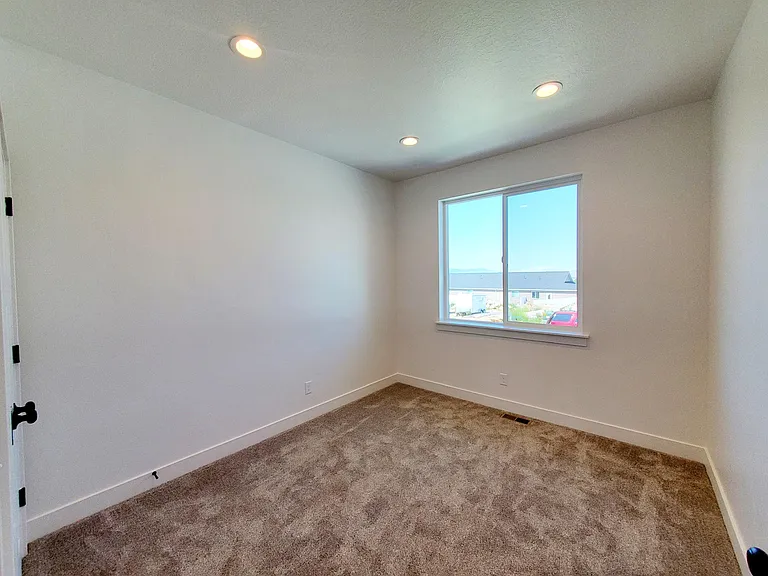 809 S 380 E #1 — Photo 10