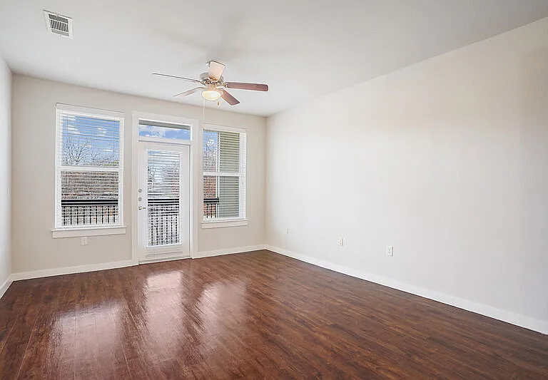 4000 Hulen Apartments — Photo 15