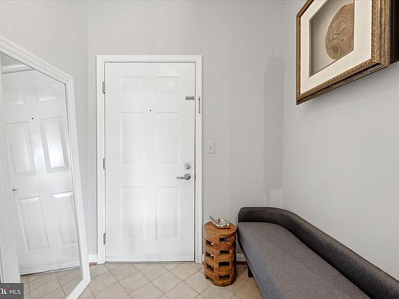 3rd image of 801 S Greenbrier St APT 306