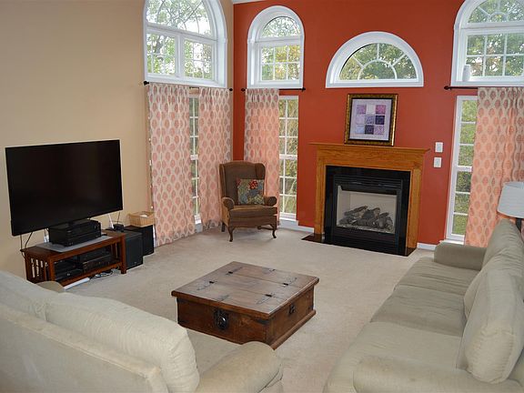 4th image of 261 Whitworth Dr