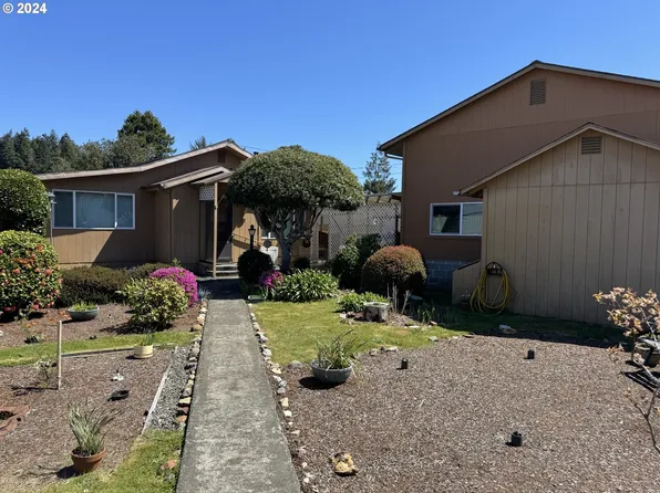 1045 Nye Ct, Lakeside, OR 97449