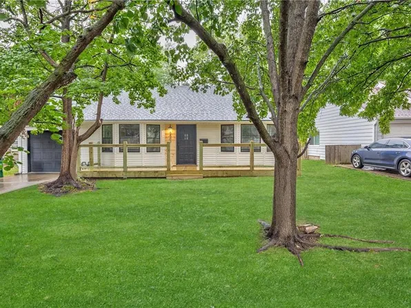 5509 W 50th Ter, Roeland Park, KS 66202