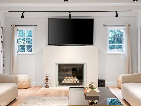 11305 Valley Spring Ln, North Hollywood, CA 91602