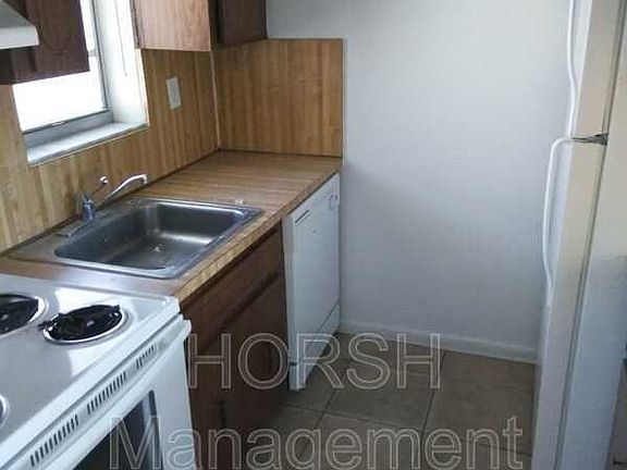 3rd image of 525 NW 72nd Ave #503