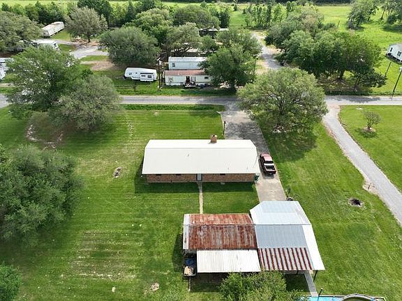 3rd image of 147 Pecan Dr