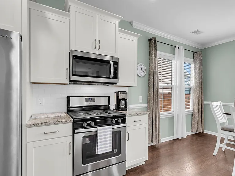 534 Alderly Dr — Photo 16
