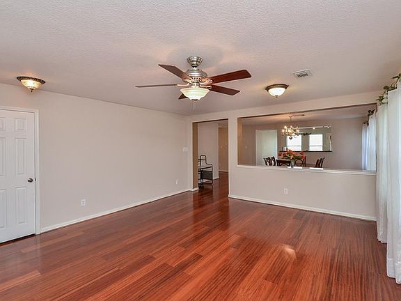 5th image of 1303 Thomas Jefferson Way