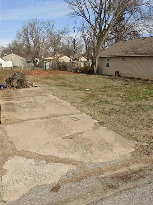 2nd image of 1517 SW 33rd St #20