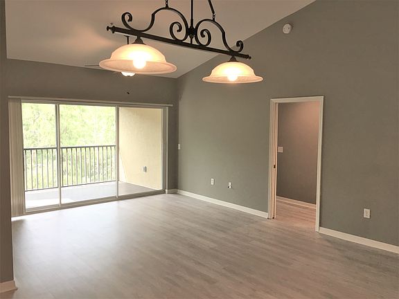 3rd image of 7960 Preserve Cir APT 638