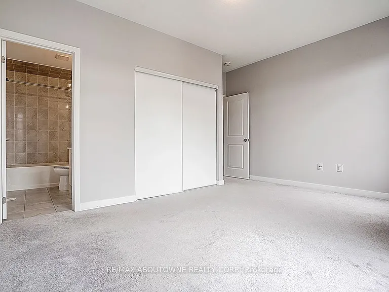 52 Saintfield Dr — Photo 33