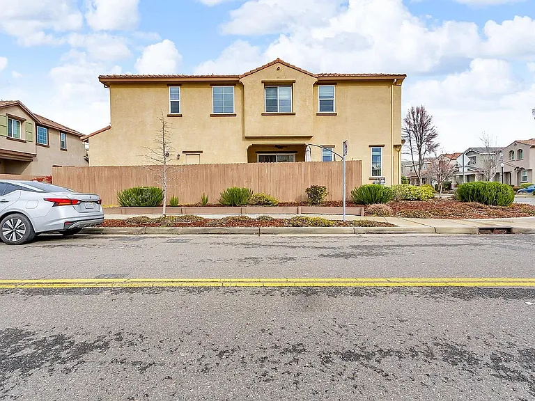 4389 Natomas Central Dr — Photo 31