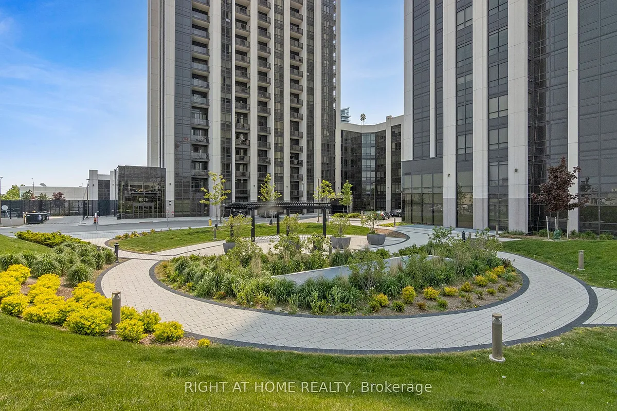 Building Photo - 9085 Jane St #422