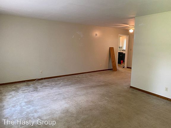 5th image of 211 W Sweeney Blvd