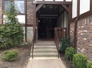 1004 Thoreau Ct, Mahwah, NJ 07430