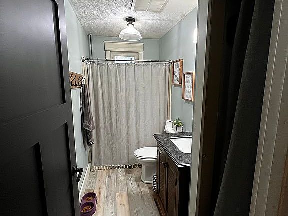 3rd image of 483 Maitland Dr