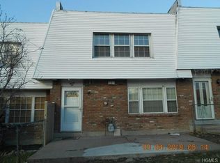 22 Chaucer Ct, Middletown, NY 10941