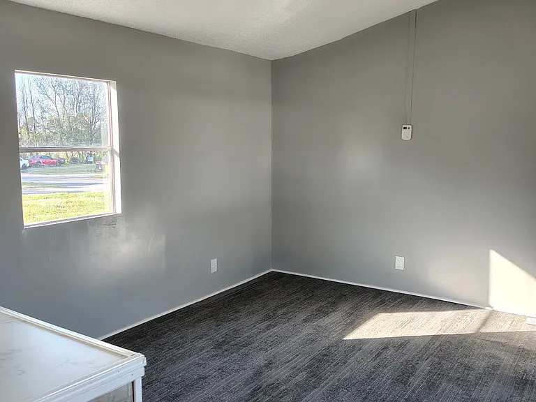 25 Carson Ave — Photo 9