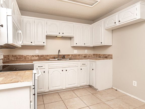 5th image of 1 Ulverston Dr