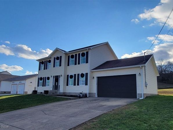 231 Pleasant Colony Dr, Evans, WV 25241