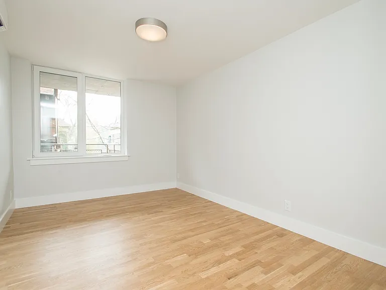 334 Harvard St — Photo 4