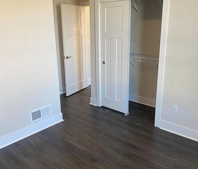 W218N16046 Tiger Lily Dr — Photo 13