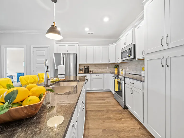 1621 Spring Berry Ln — Photo 8