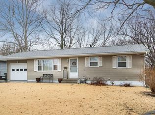 1533 Prairie Du Chien Rd, Iowa City, IA 52245