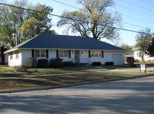 216 S 5th St, Burlington, KS 66839