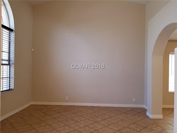 4th image of 1595 Darryl Ave