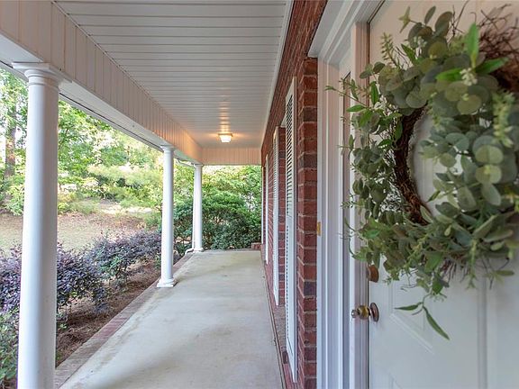 3rd image of 110 Judson Ct