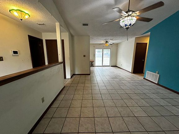 3rd image of 310 Springwood Cir