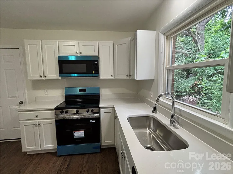 2627 Dora Dr — Photo 17