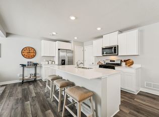 960 Stone Creek Dr, Jordan, MN 55352