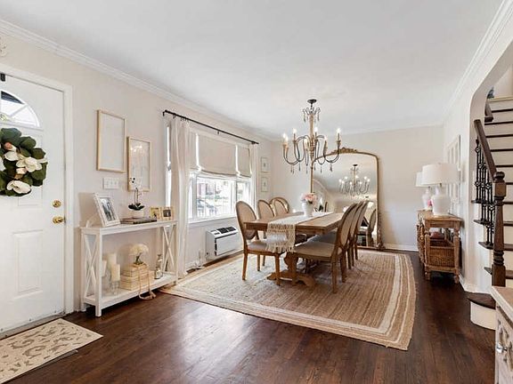 2nd image of 415 Saint Joseph Pl