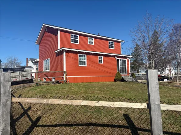 17 Lundberg Avenue, Buchans, NL A0H1G0
