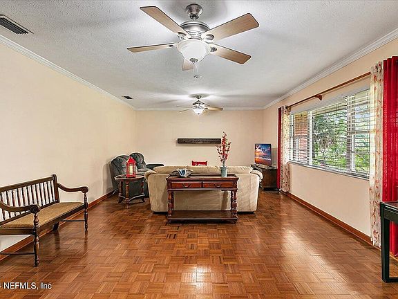 5th image of 1730 COULEE Avenue