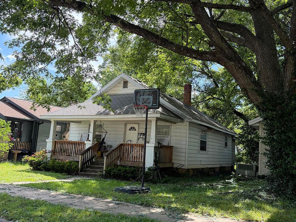 2nd image of 841 S Newton Avenue