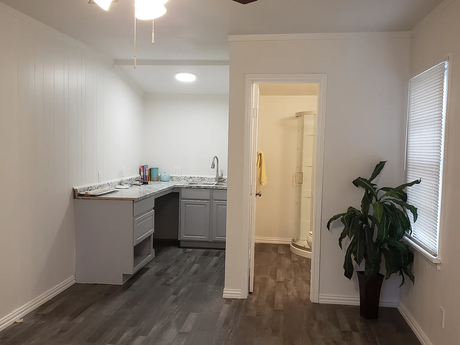 Studio, 370 sqft, $900 — Photo 3