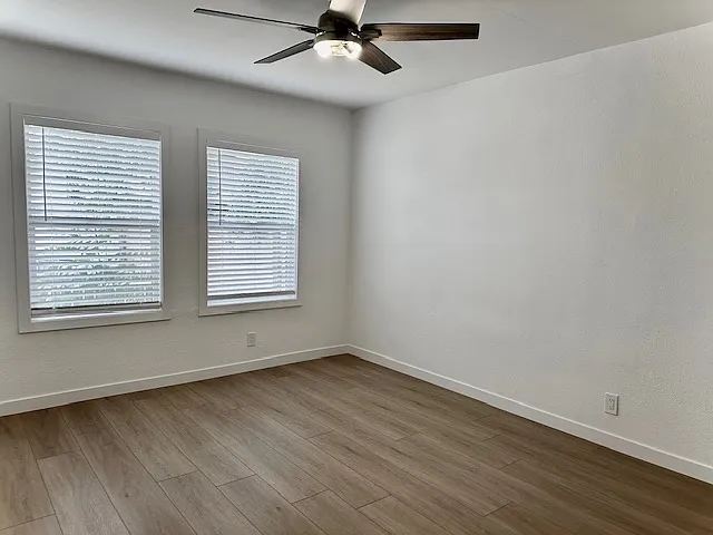 6642 Vineland Ave — Photo 8